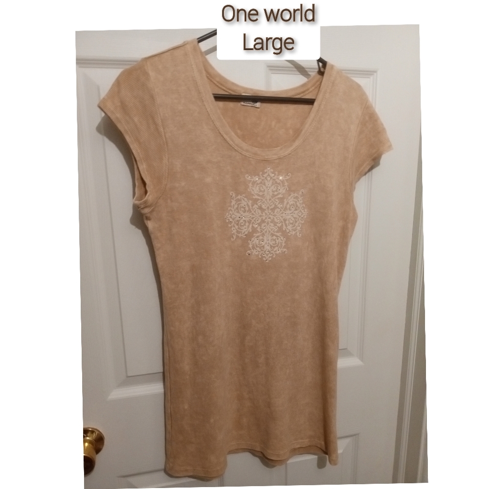 🤑3/$13 beige top one world